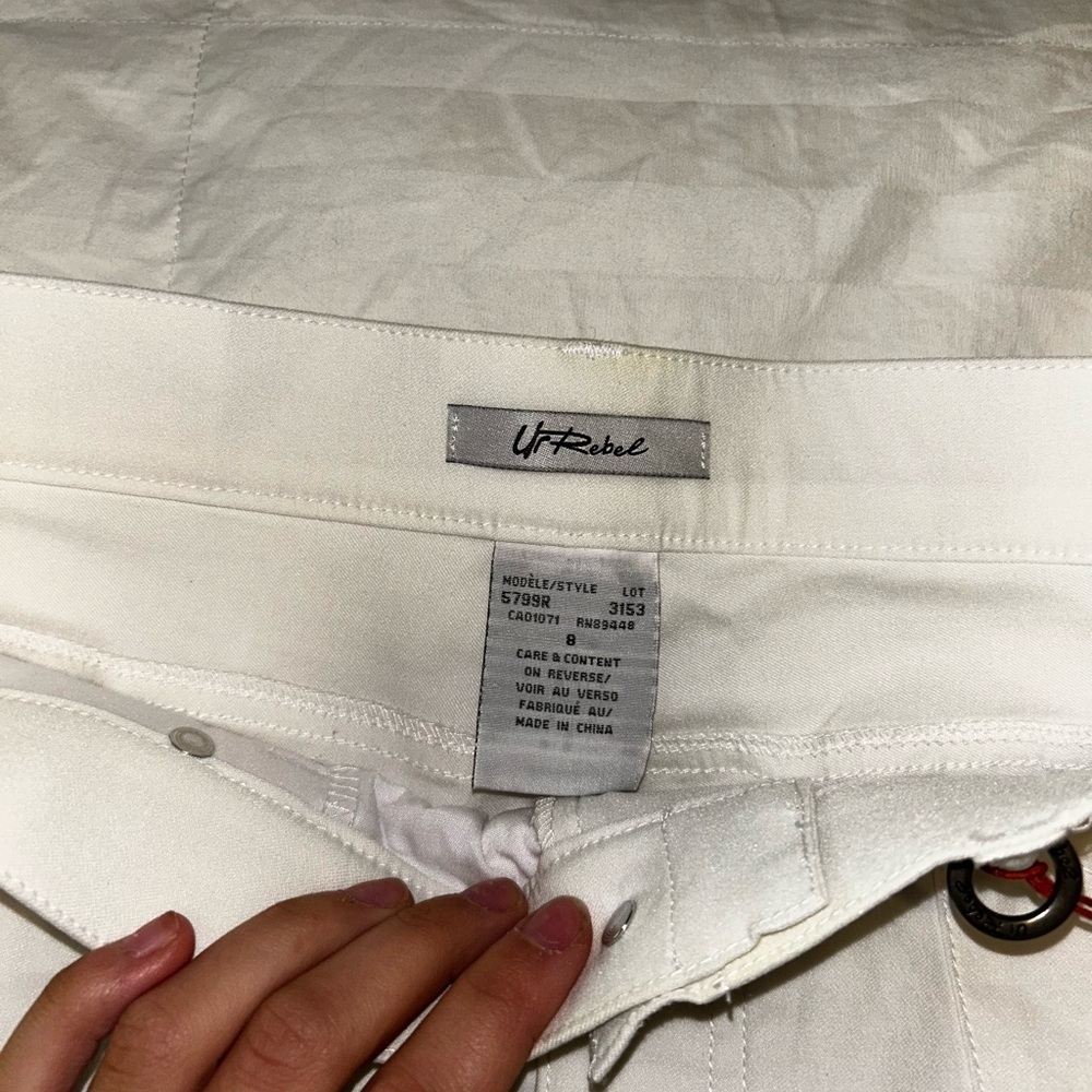 UrRebel women’s white golf capris - Picture 2 of 4